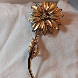 Vintage Golden color  Floral Brooch